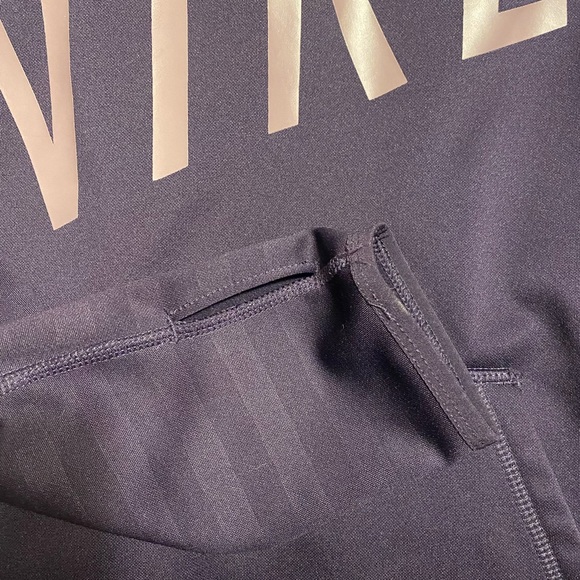 Nike logo hoodie with higher neckline - Picture 3 of 3